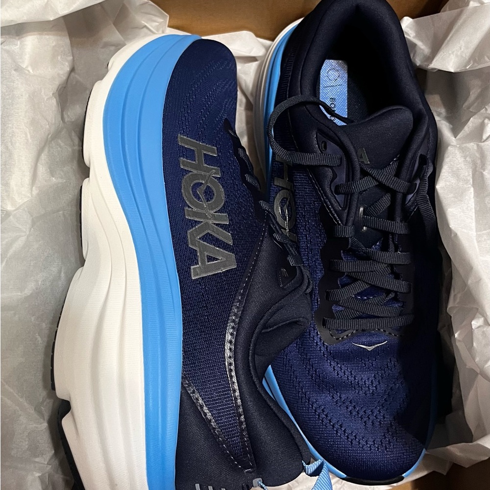 New in Box Mens Hoka Bondi 8 Size 9